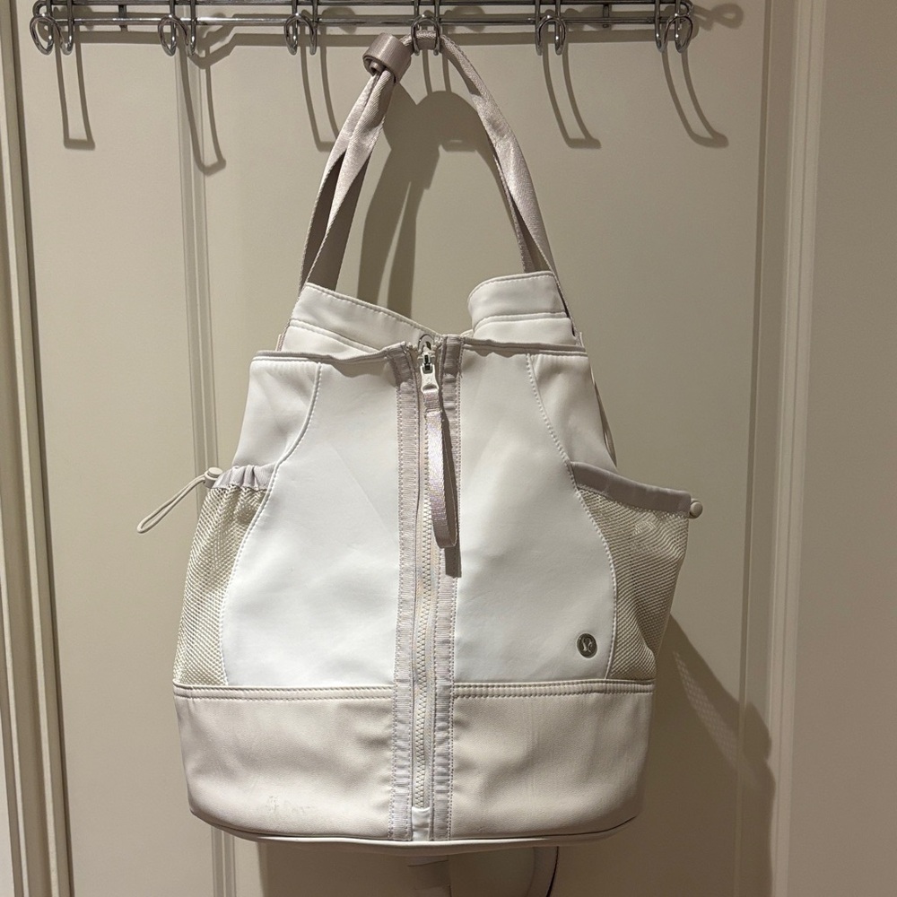 Lululemon Tennis Rally Bag 21L